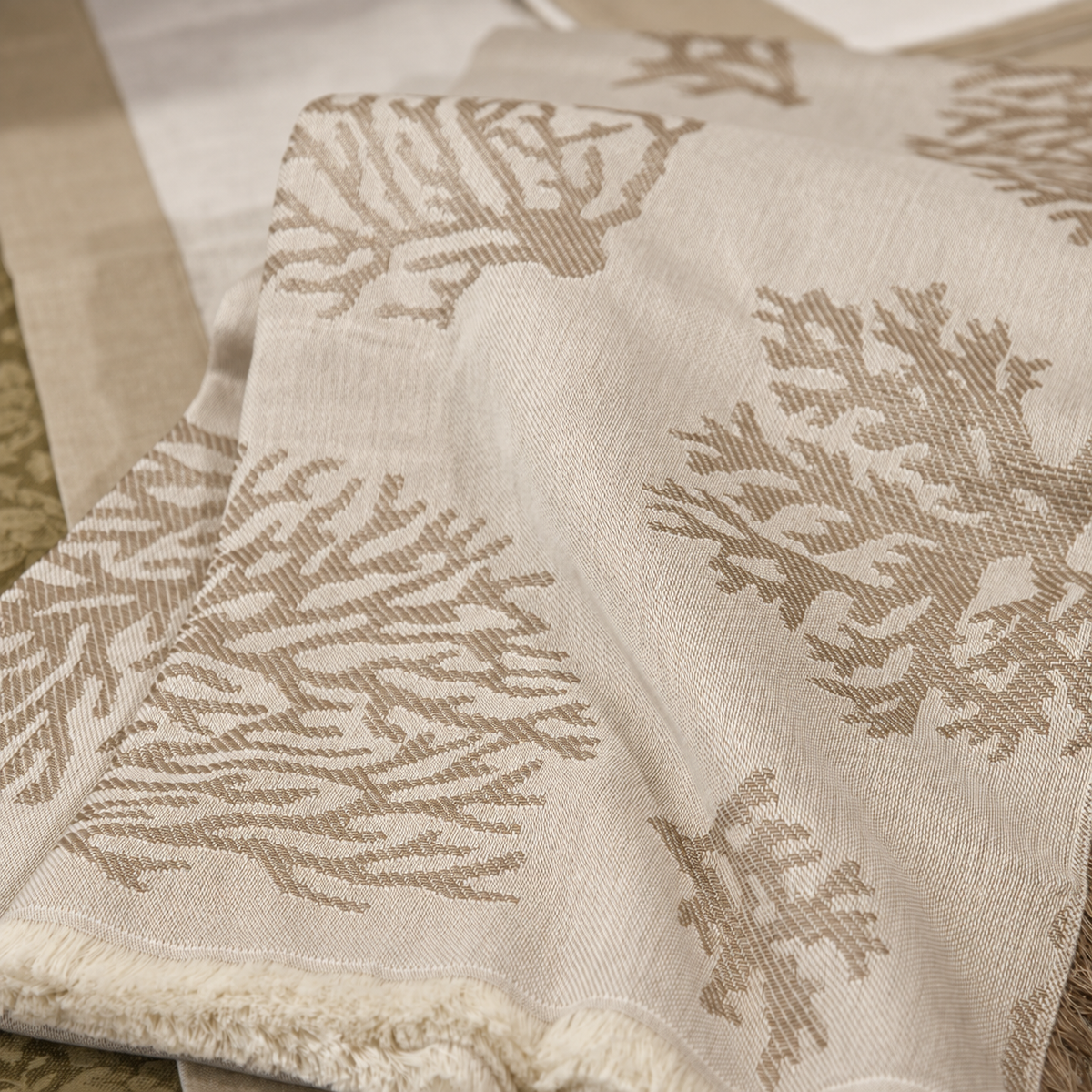 100% Cotton Tubular Jacquard Beach Towel