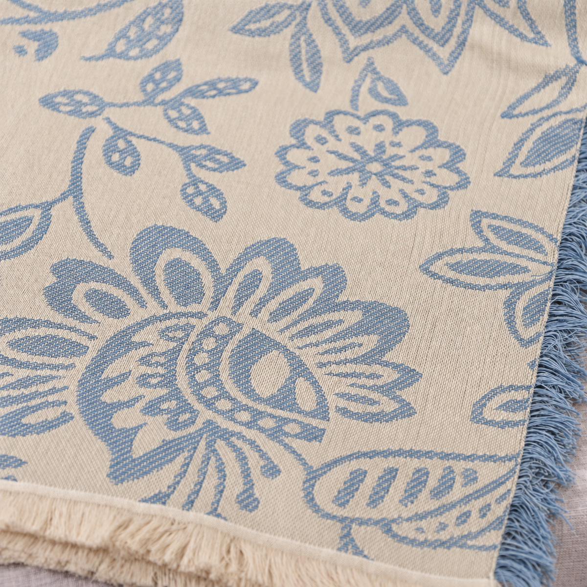100% Cotton Tubular Jacquard Beach Towel