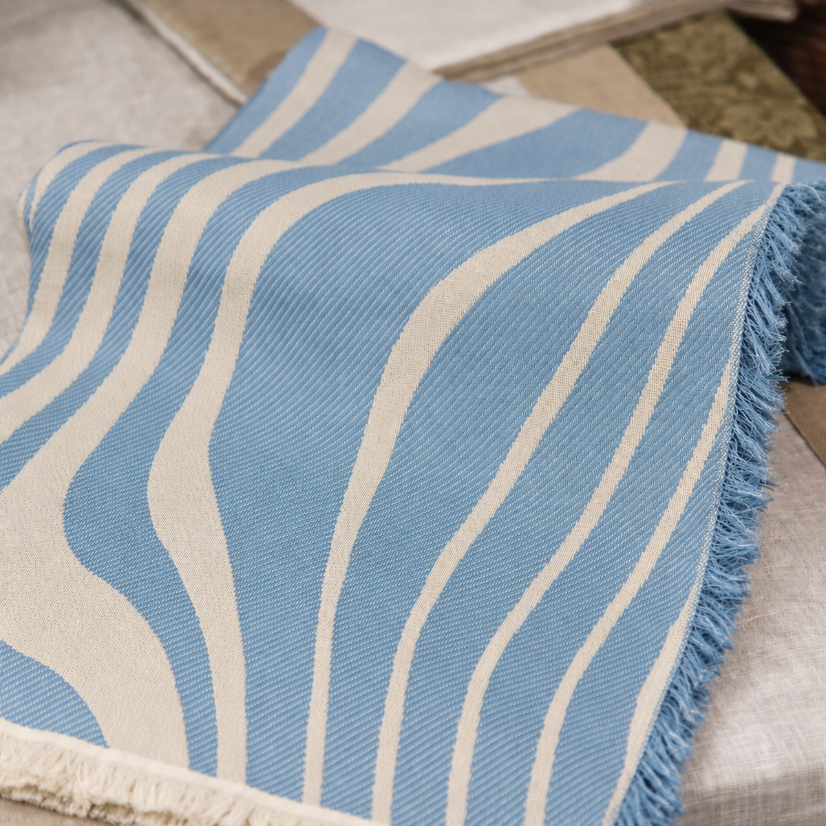 100% Cotton Tubular Jacquard Beach Towel