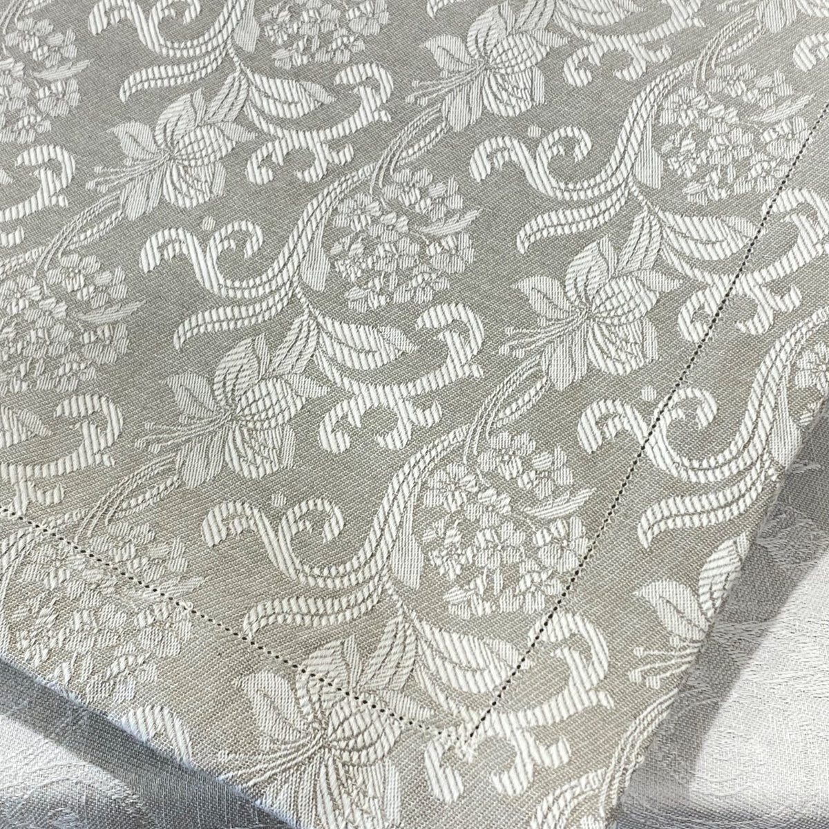 Tovaglia Giglio in Misto Lino Jacquard