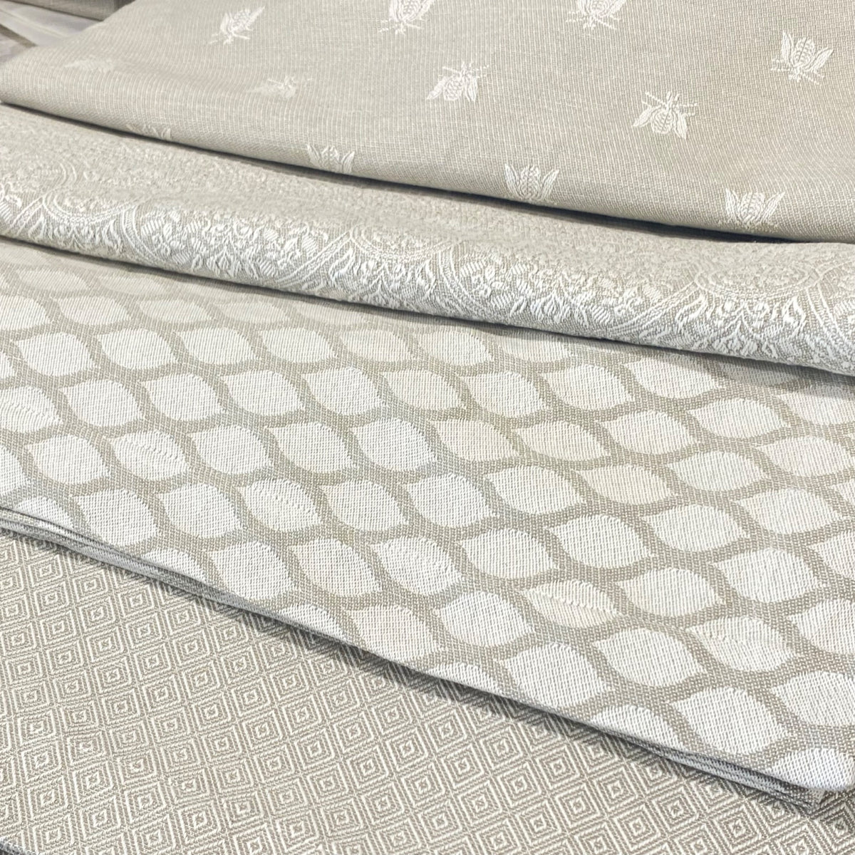 Tovaglia Patchwork in Misto Lino – Disegni Jacquard Coordinati